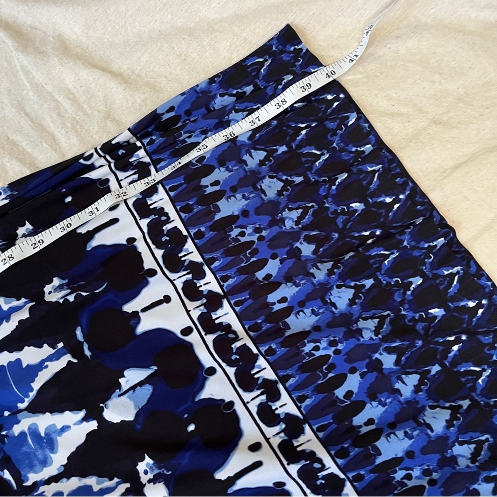 Joseph Ribkoff Abstract Print Stretch Knit Blue Black White Sheath Dress 8 - Picture 10 of 13